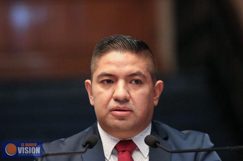 Paco Cedillo presenta iniciativa para regular la movilidad de los michoacanos en el estado