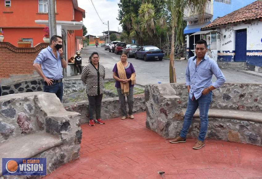 Ayuntamiento de Erongaricuaro, entrega, espacios de recreación en la comunidad de Arocutin 