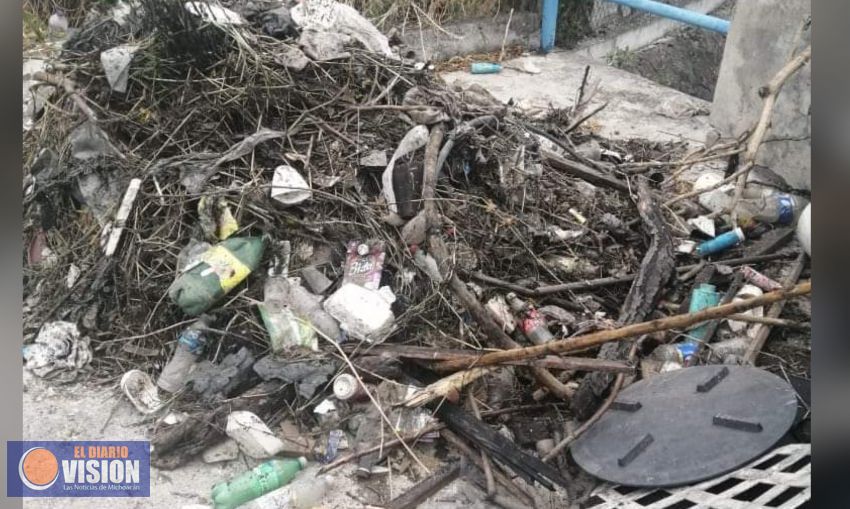 OOAPAS, realiza, limpia diaria de rejillas en los cárcamos para evitar acumulación de basura 