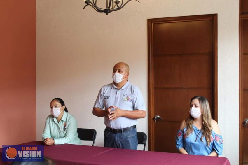 José Guadalupe Coria Solís, se reúne con beneficiarias de los programas sociales