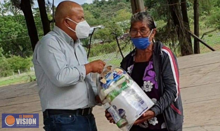 José Guadalupe Coria Solís, se reúne con beneficiarias del programa 