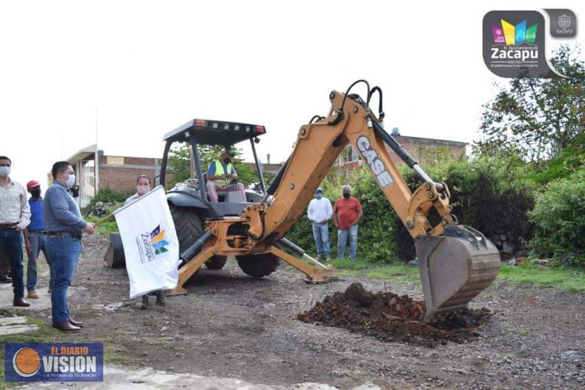 En Zacapu, arrancan la pavimentación del callejón de la crusita 