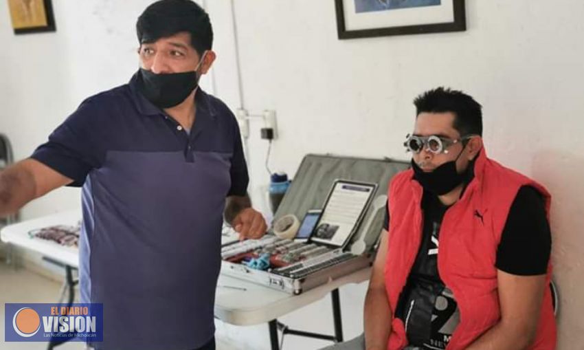 Paco Cedillo inicia con éxito Segunda Campaña de Salud Visual