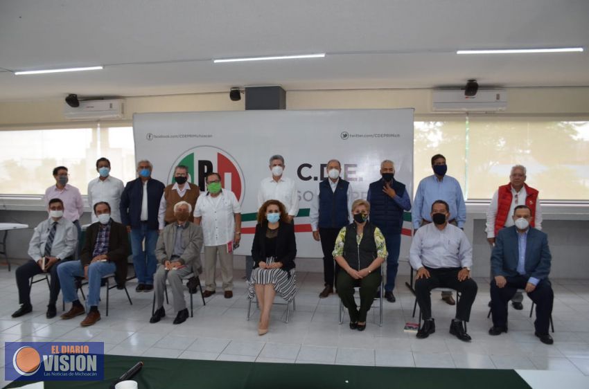 Ex dirigentes del PRI acuerdan ir en unidad para enfrentar el próximo proceso electoral 