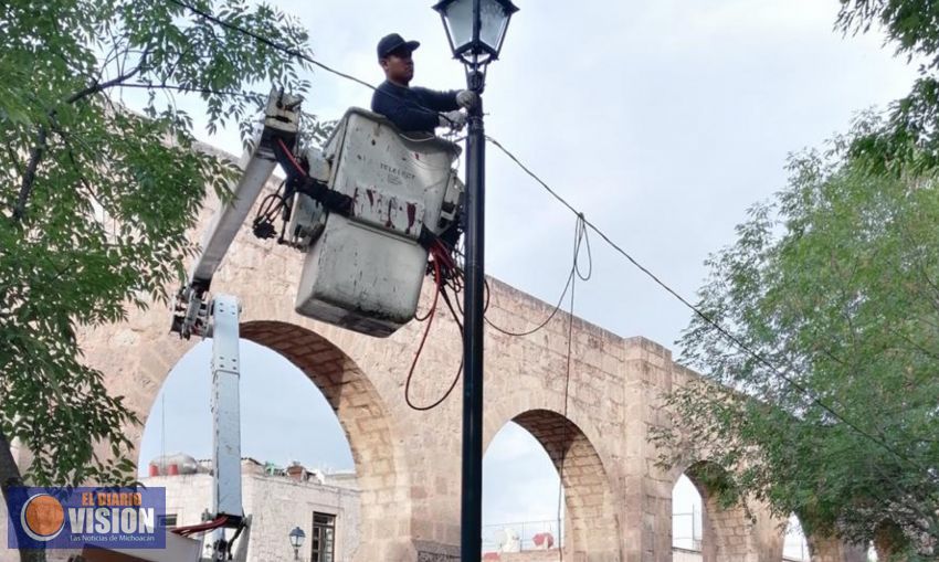 Continua Gobierno de Morelia con cambio luminarias en tramo de Acueducto
