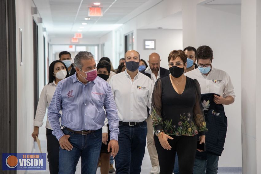 Recorre Raúl Morón instalaciones de nuevos Hospitales Civil e Infantil; acuerda proyectos 