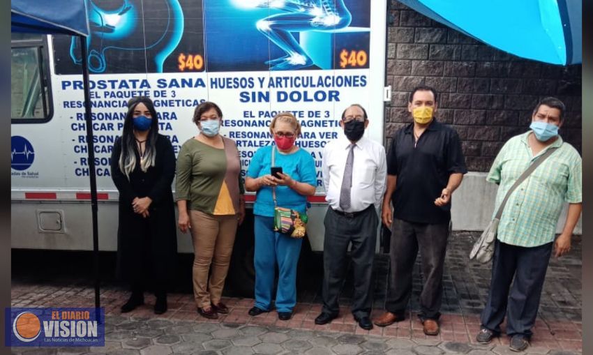 Benefician a los habitantes de Turicato con Caravana de salud y médicos especialistas