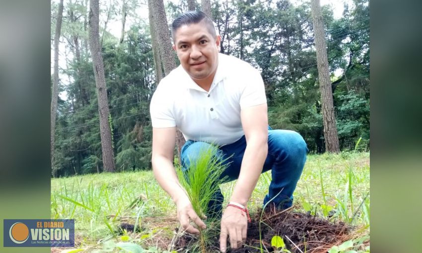 Paco Cedillo realiza campaña de reforestación en la comunidad de Nuevo Zirosto