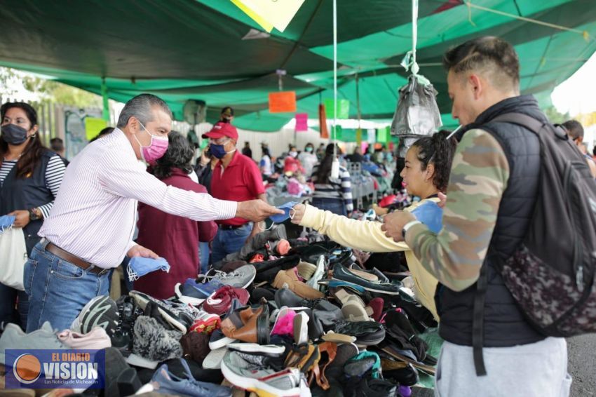 Supervisa  Raúl Morón refuerzo de medidas sanitarias en tianguis de Morelia
