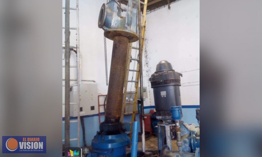 En Zacapu, vecinos del centro, afectados por fuga de agua 