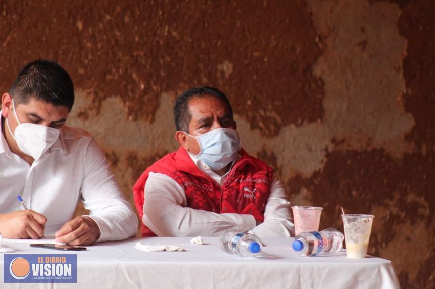 Lupillo Aguilera, gestiona construcción de una clínica del ISSSTE para Tingambato 