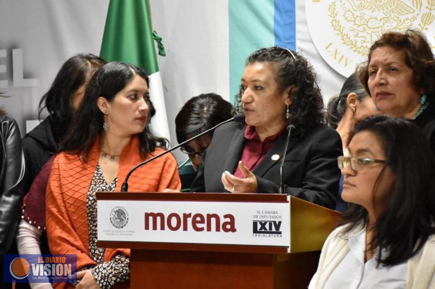 María Chávez solicita a la SEE que sean atendidas peticiones de aspirantes a la Normal Cherán