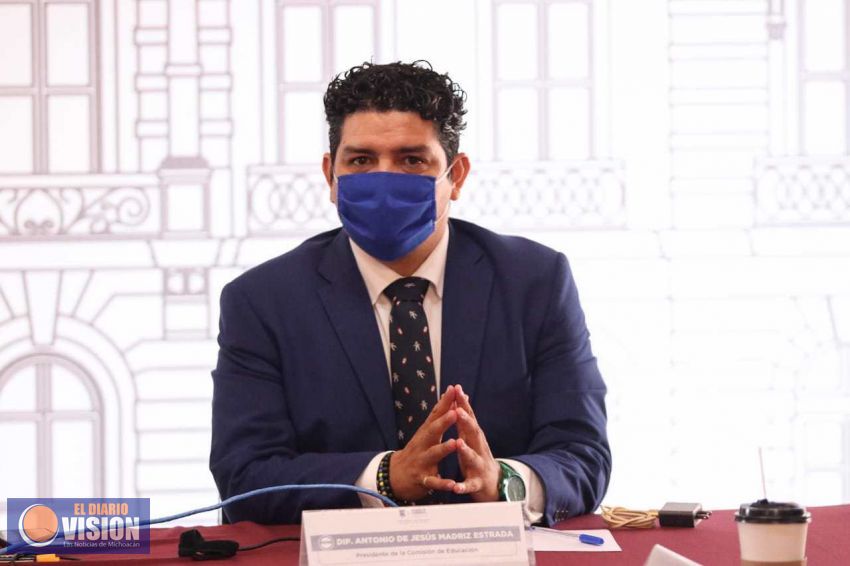Los maestros y maestras de Michoacán son insustituibles: Toño Madriz