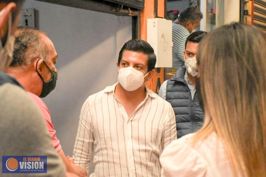Dona Escobar Ledesma cámaras de seguridad a mercado de Tacámbaro 