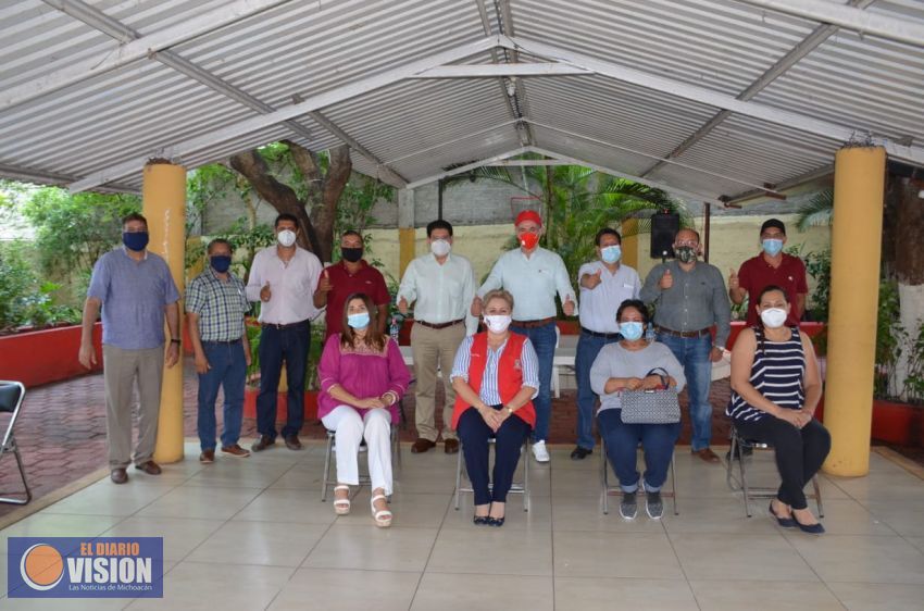 Dirigente estatal del PRI recoge inquietudes de militantes en los municipios 