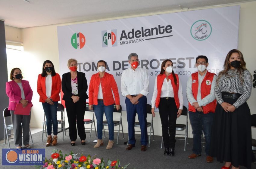 Toman protesta nuevos dirigentes de la CNOP y ONMPRI