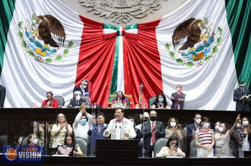 AMLO pidió a legisladores del PT actuar con “rectitud” y no caer en la “tentación de cargos”
