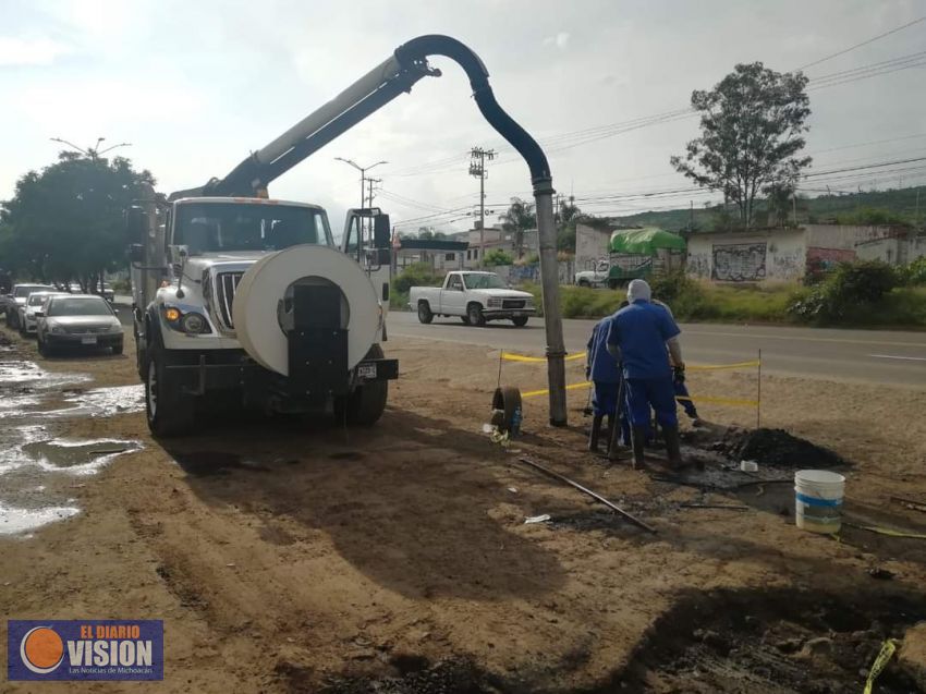 OOAPAS, atiende hundimiento en  Avenida Madero Poniente 