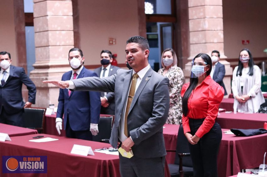 Rinde protesta Miguel Ángel Paredes Melgoza, presidente municipal sustituto de Uruapan