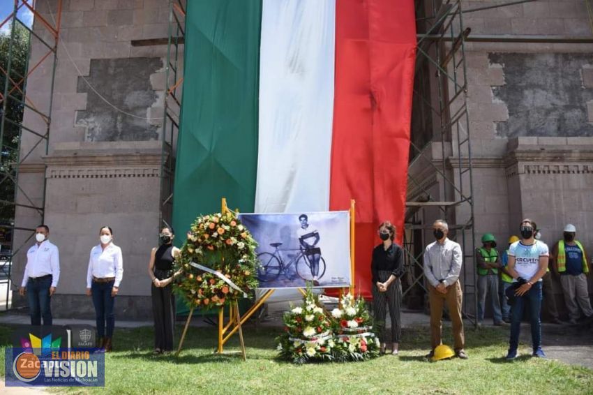 Gobierno de Zacapu,  suspende edición 52 de la vuelta ciclista y coloca ofrenda floral 
