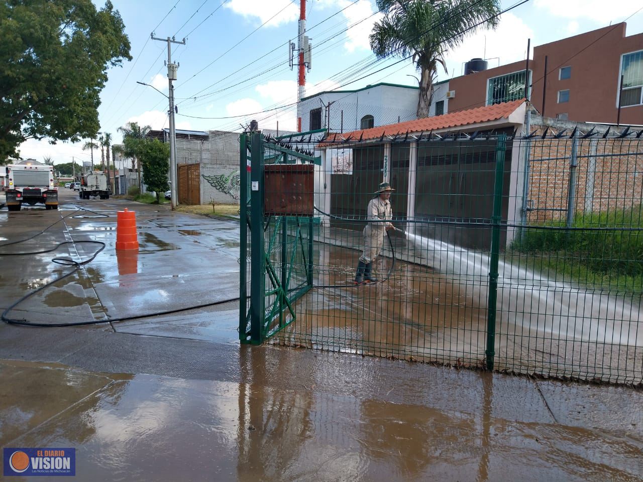 De manera inmediata, Gobierno Municipal atiende reporte de daños en fraccionamiento tras lluvias 