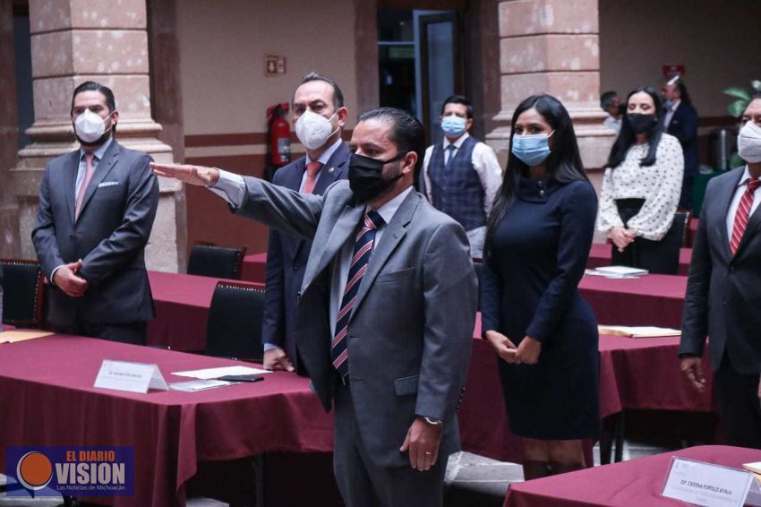 Rinde protesta Armando Pérez Gálvez, como magistrado del STJE