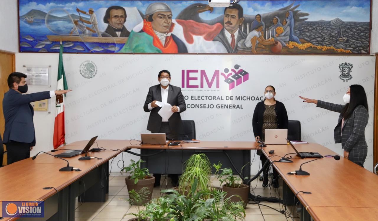 Rinderon protesta nuevos integrantes del Consejo General del IEM