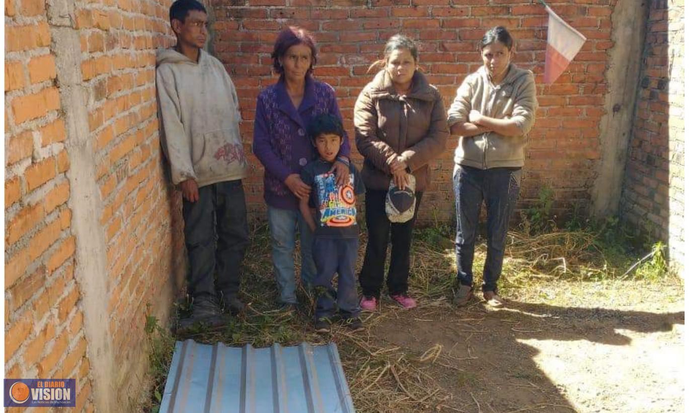 En Zacapu, entregan láminas a familias de la colonia Loma Linda 