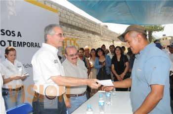 Amplia gobierno del estado Empleo Temporal en el Oriente