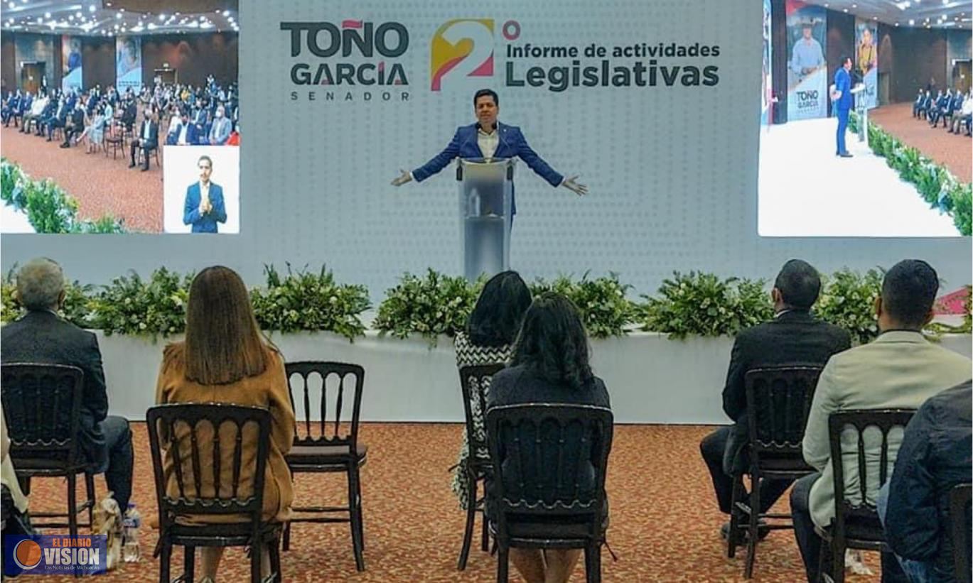 Toño García rinde cuentas a las y los michoacanos