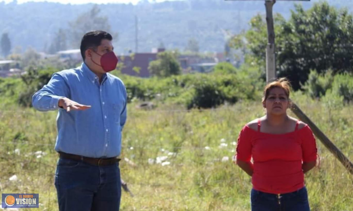 Nacho Campos, gestionará alumbrado público para la colonia La Isla al oriente de la ciudad 