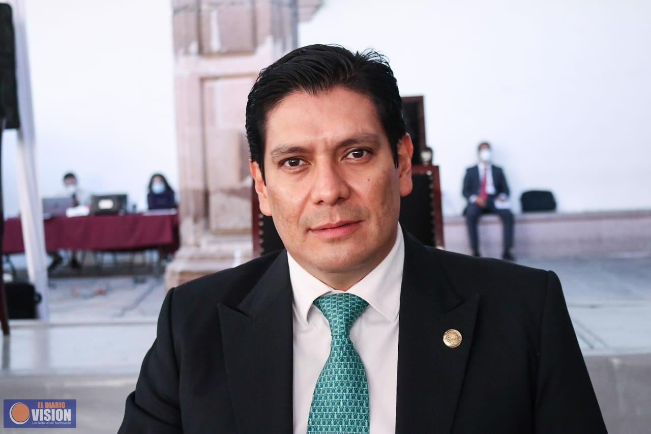 Propone Ernesto Núñez castigar con cárcel a quien venda o administre medicamentos falsificados