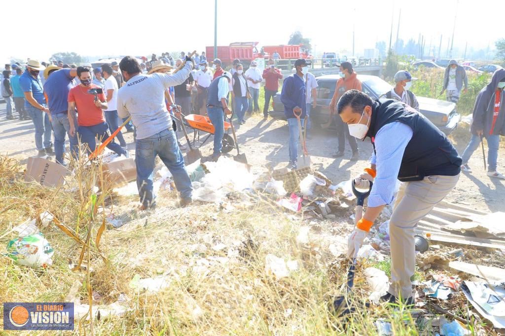 Encabeza Juan Carlos Barragán jornada de limpieza en espacios públicos utilizados como tiraderos