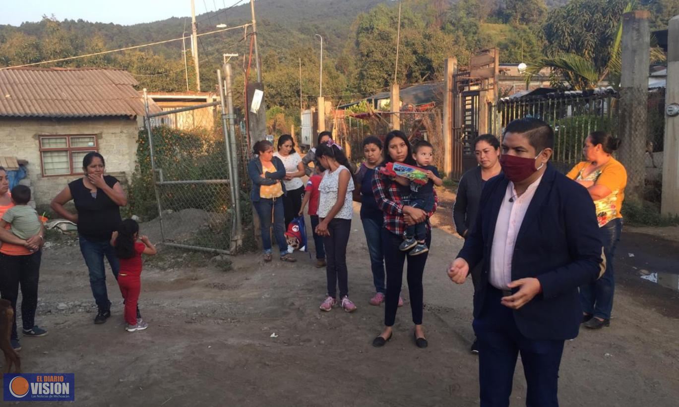 Paco Cedillo recorre a ras de tierra las diferentes colonias y comunidades de Uruapan