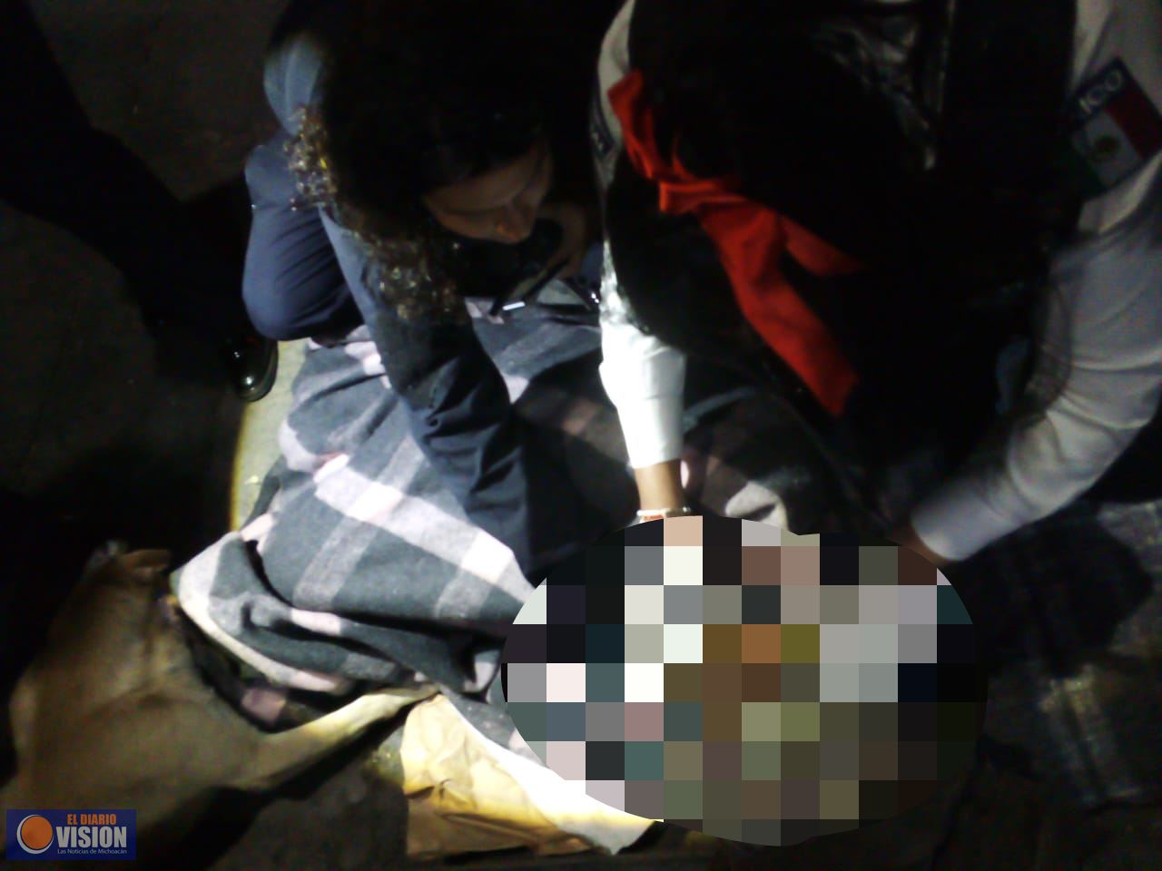 Policía Morelia apoyaron a una mujer adulta mayor que presentaba síntomas de hipotermia 