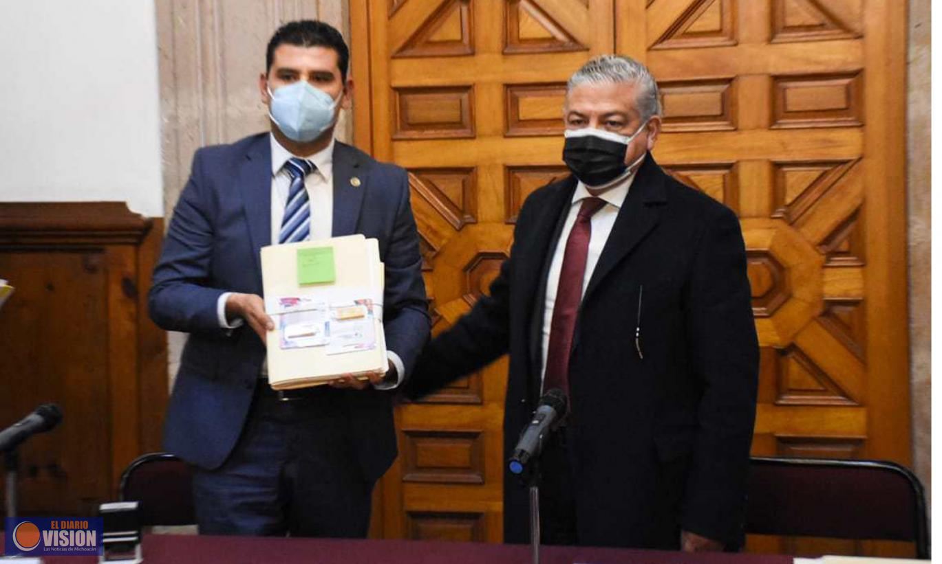 Recibe presidente del Congreso del Estado Paquete Fiscal 2021