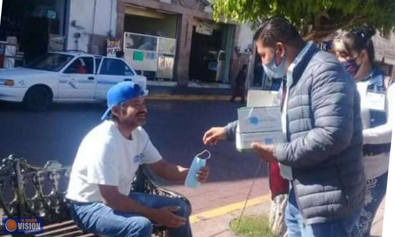 El gobierno de Puruándiro repartió cubrebocas entre la población