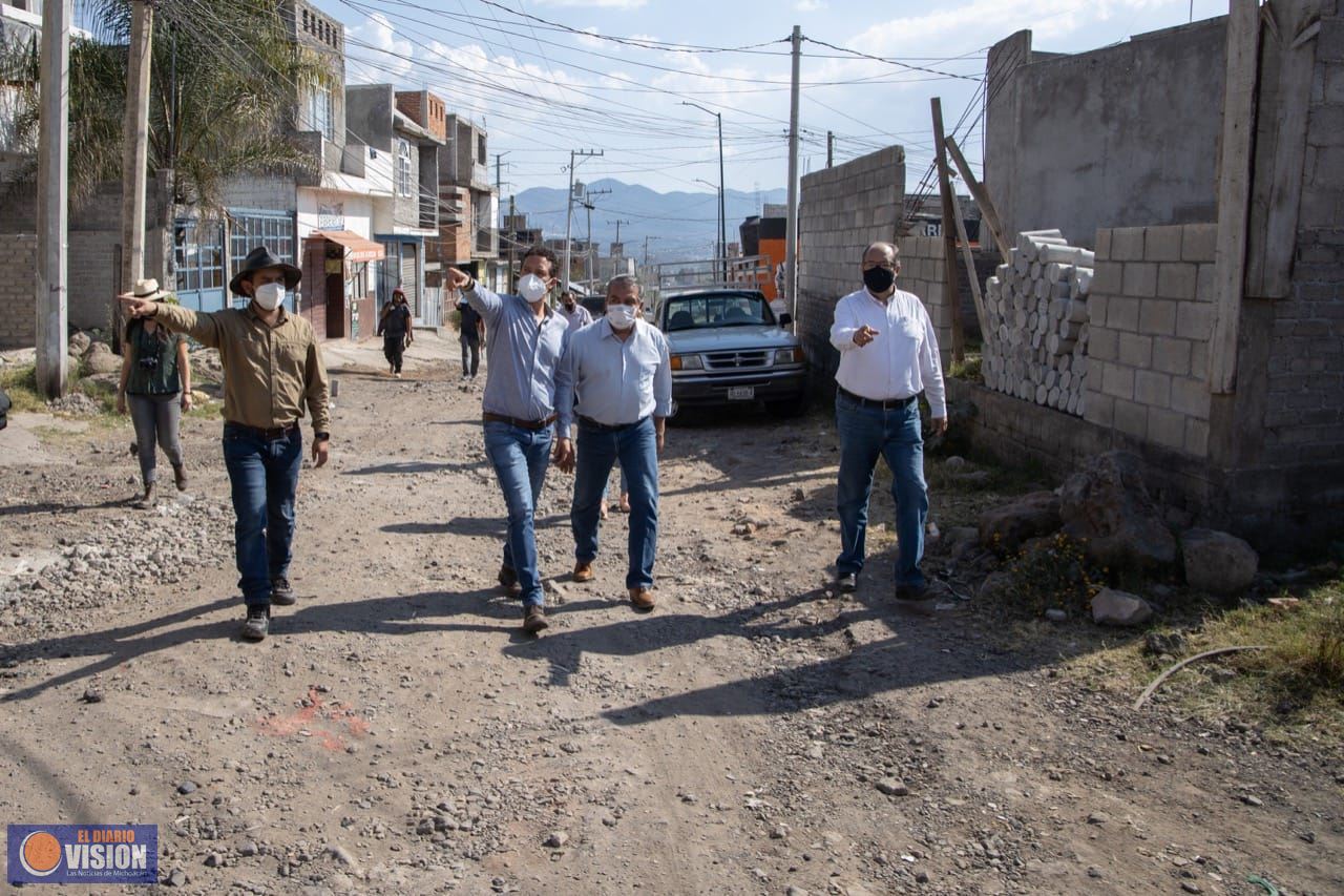 Raúl Morón, realizó un recorrido por colonias populares, las cuáles tendrán obra pública 