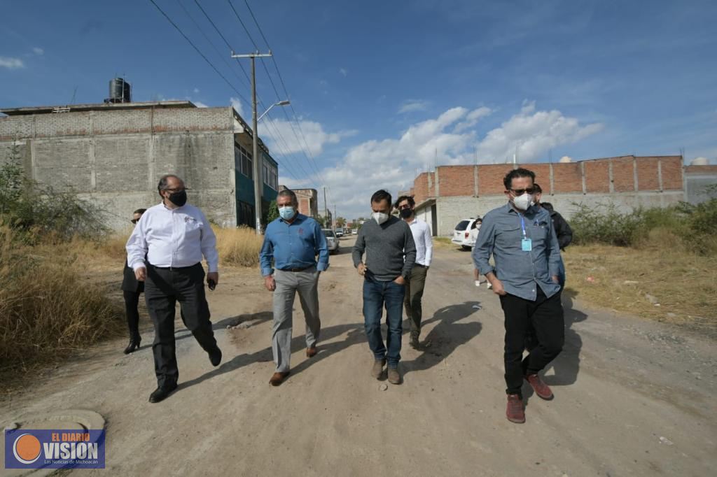 Raúl Morón Orozco, realizó un recorrido por diversas calles de las colonias Satélite y Prados Verdes