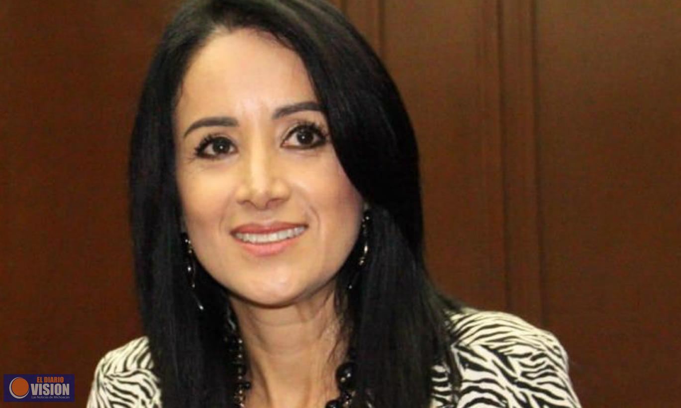 Lucila Martínez plantea otorgar seguridad jurídica a los estudiantes y regular universidades