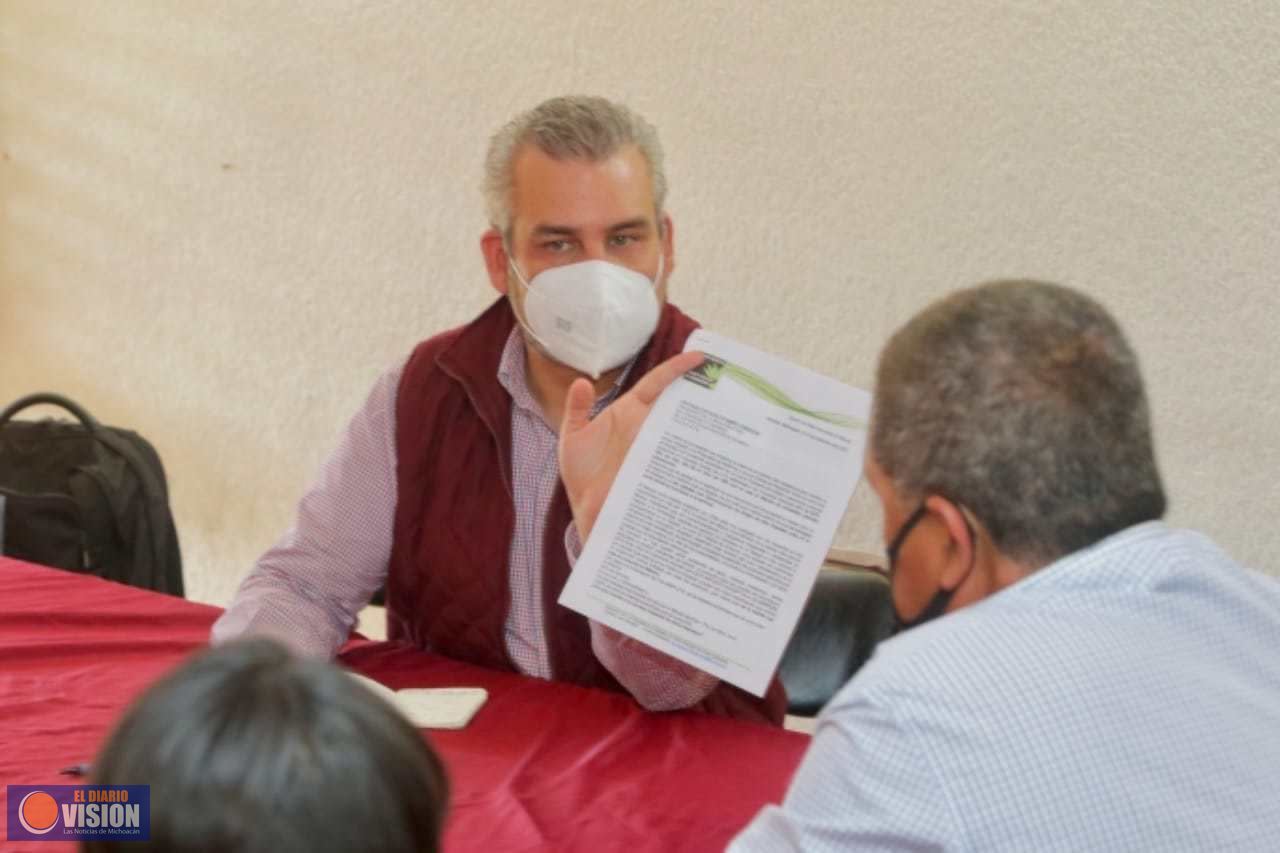 Alfredo Ramírez respalda oposición de productores a impuesto sobre el mezcal