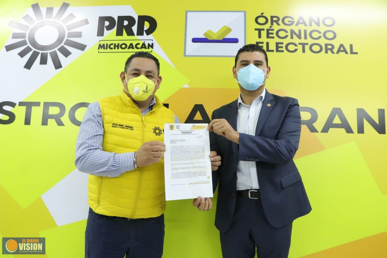 Octavio Ocampo se registra como precandidato por el PRD, a diputado federal por Zitácuaro