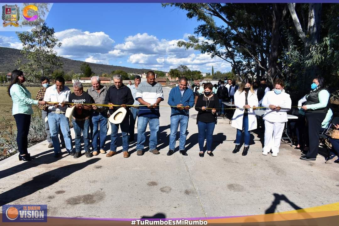 Ariel Trujillo, inauguró la obra de Pavimentación con concreto Hidráulico en una comunidad 