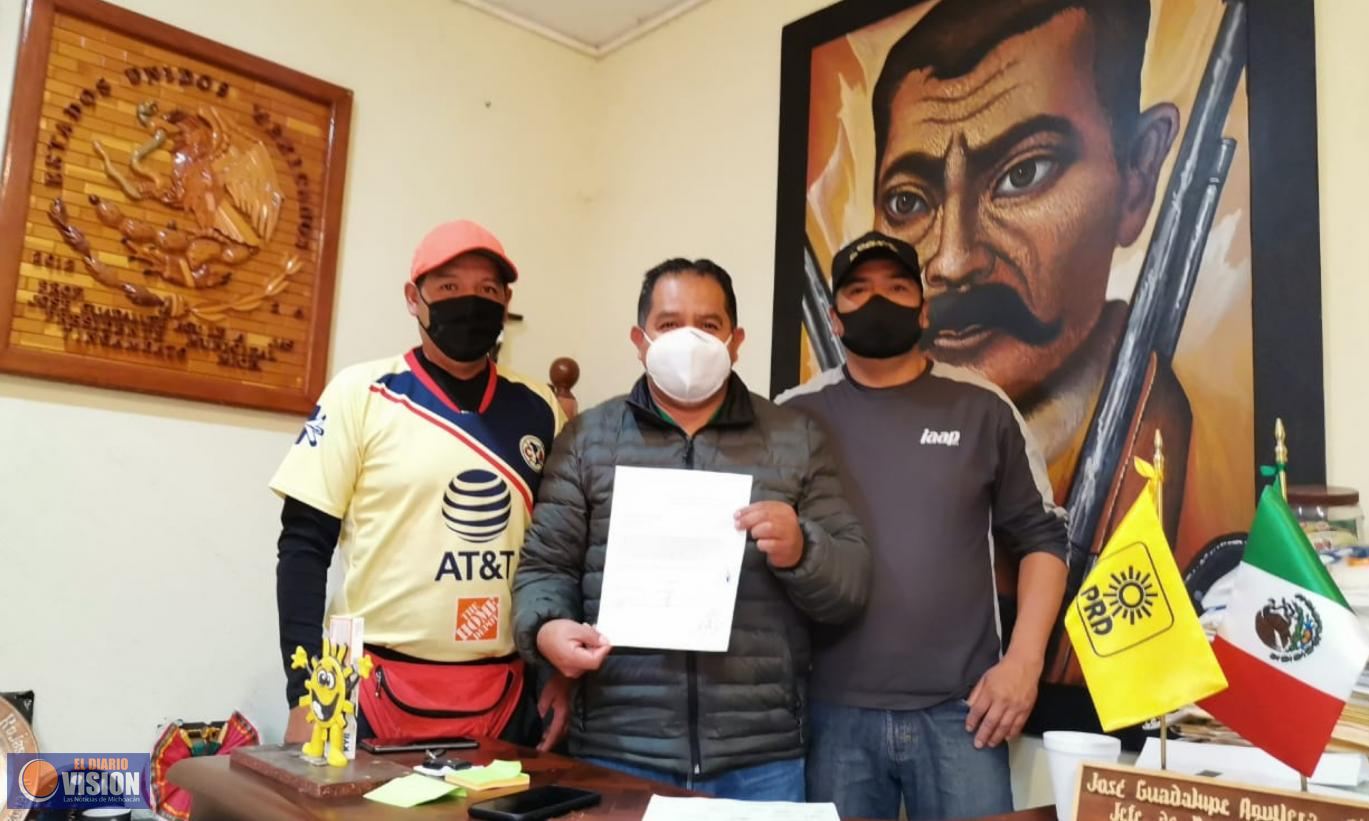 Gestiona Lupillo Aguilera obras para Cuanajo ante SCOP