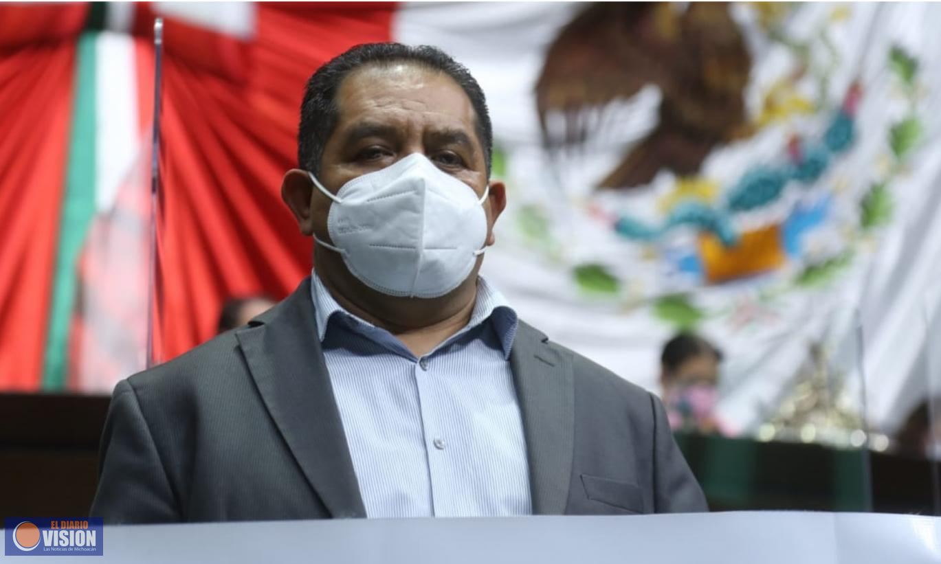 Demanda Lupillo Aguilera que Federación transparente adquisición y aplicación de vacunas 