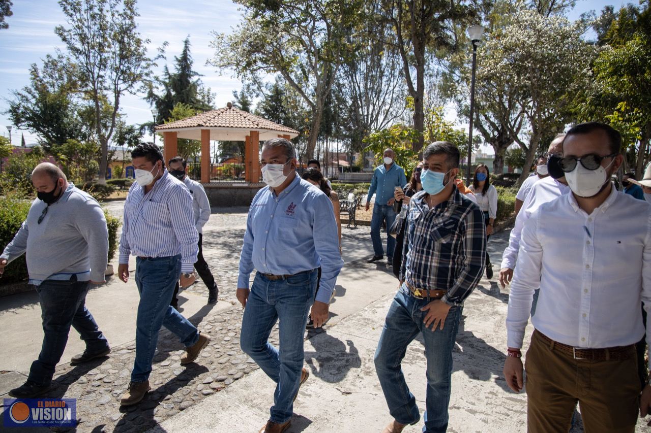 Raúl Morón supervisa obras, rehabilitación de jefatura y camino Cuto del Porvenir-La Concha 