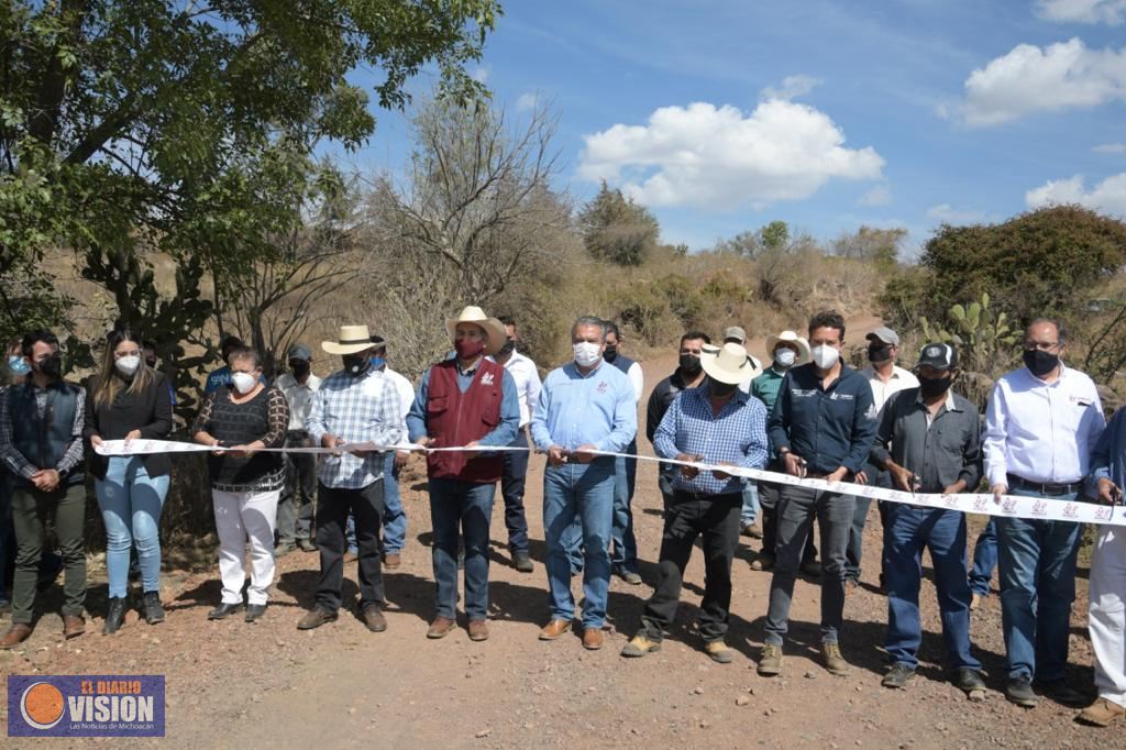 Raúl Morón consolida primera etapa de atención a caminos rurales, 11 mdp invertidos 