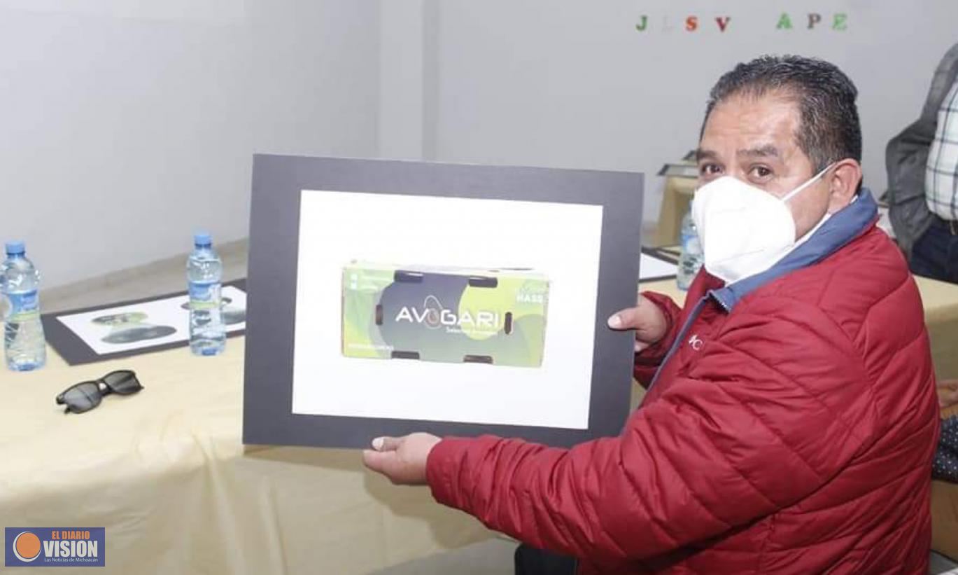 Con apoyo de Sedeco y Lupillo Aguilera, aguacateros de Tingambato logran marca para exportar