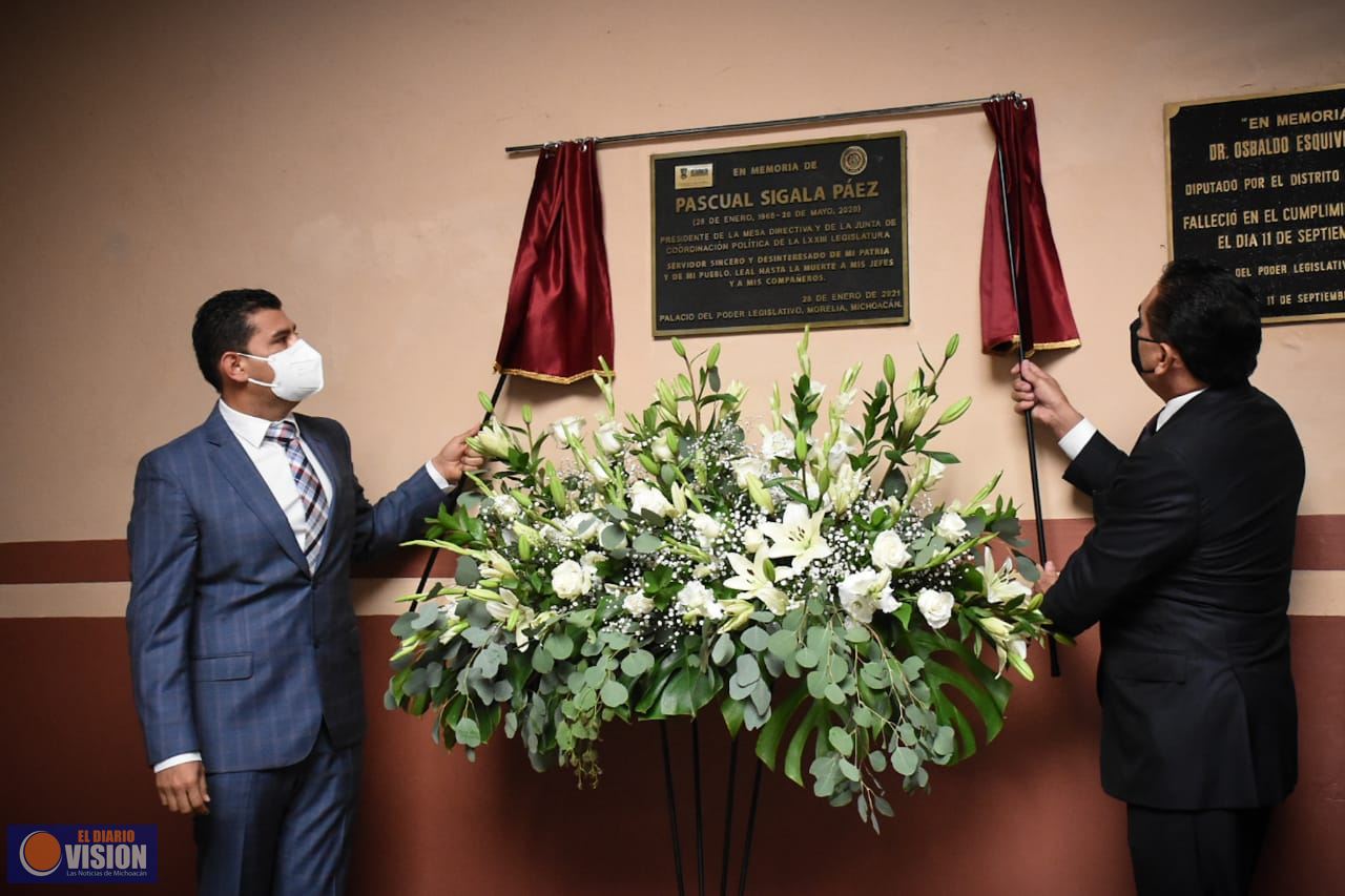 Develan diputados locales placa conmemorativa de Pascual Sigala Páez