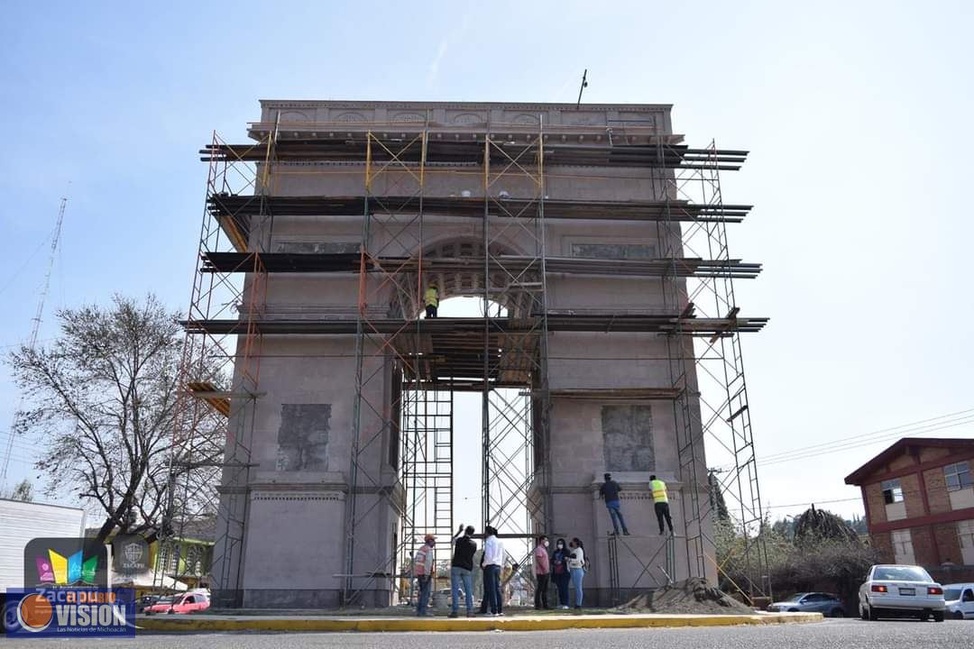 Supervisa Luis Felipe León Balbanera, trabajos en el Arco Bicentenario 